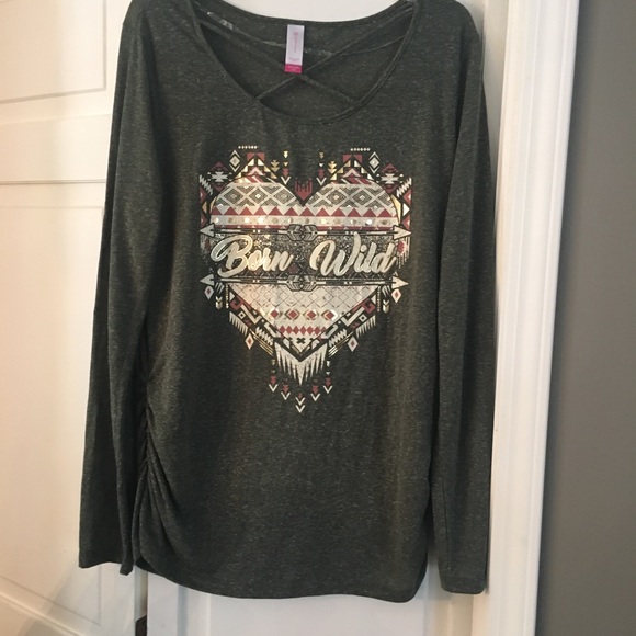 No Boundaries Tops - No boundaries-graphic top